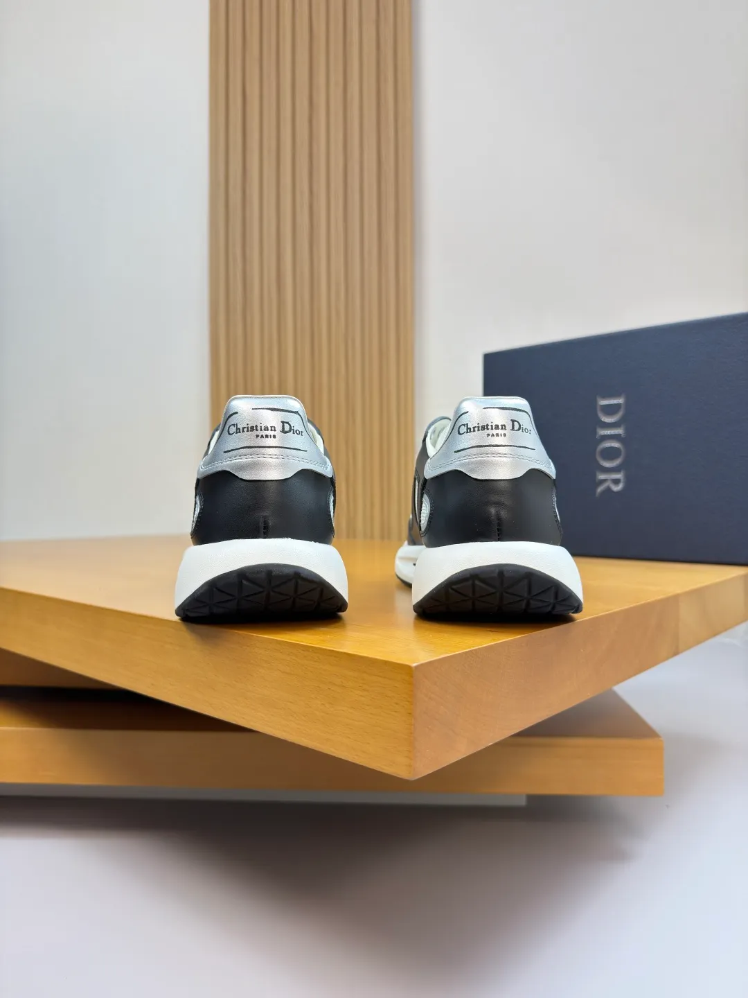 [Dior] Dior P780 men's shoes 💰 - High-end quality original order·Casual sports shoes - Upper: 🔝Nappa calfskin, perforated calfskin, brand high mercerized canvas, tongue. Heel. Silk screen high frequency brand logo - Inner: water-dyed cowhide, foot pad; brand canvas - Outsole: ultra-light TPU. Rubber foam; two-color molded outsole -Ultra-high quality control·Fine workmanship: outstanding (high-end·nobility·grade) -Size: 39-44 (38, 45, can be customized)·DR0181